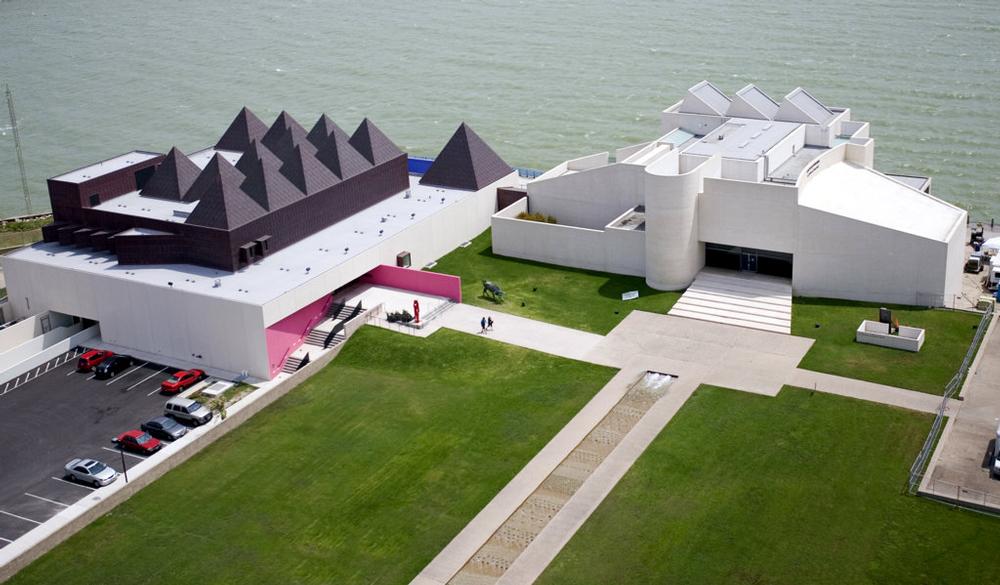 Admire regional artwork and explore galleries on a quiet, cultural downtown visit.