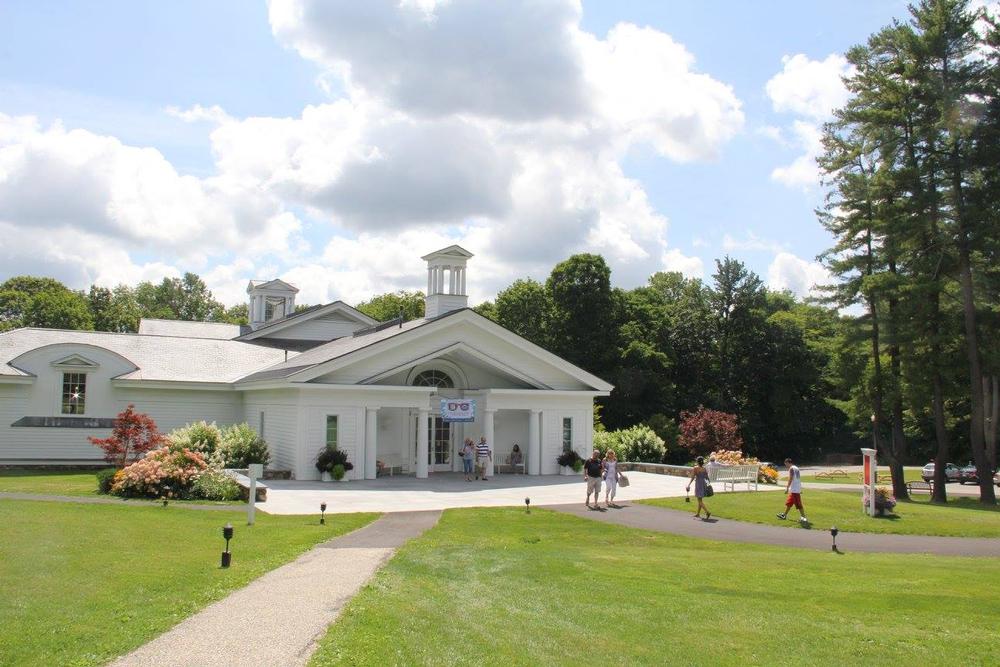 See iconic American art or admire charming sights on an easy cultural trip.