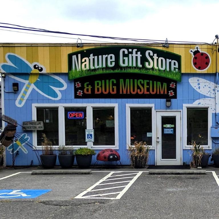 See creepy crawlies up close and enjoy an unusual, affordable outing with kids.