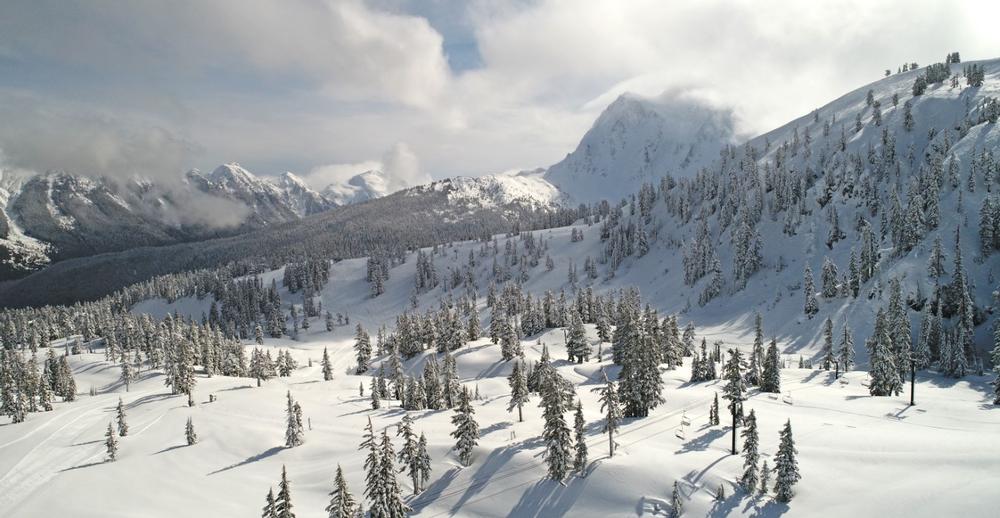 Ski deep powder and enjoy an exciting winter adventure in the North Cascades.