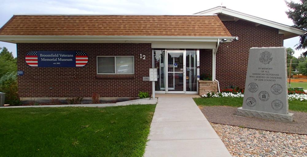 Explore military history, admire artifacts honoring veterans' sacrifices.