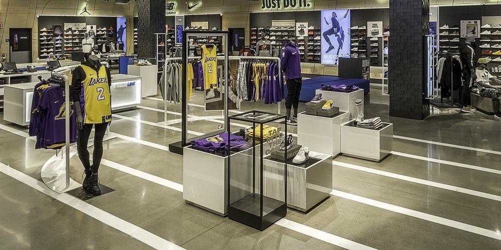 If your idea of fun is fashion, flavors, and serious square footage, then Del Amo is your style hub.
