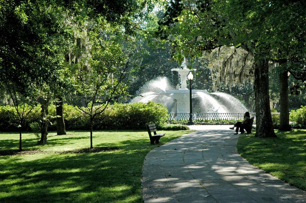 Stroll Through Forsyth Park for a Perfect Afternoon Picnic