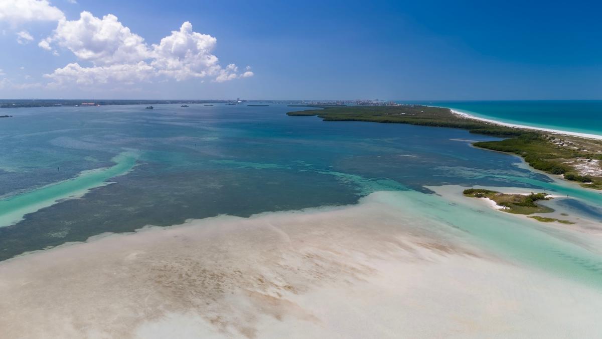 Sandbars and Caladesi Island State Park