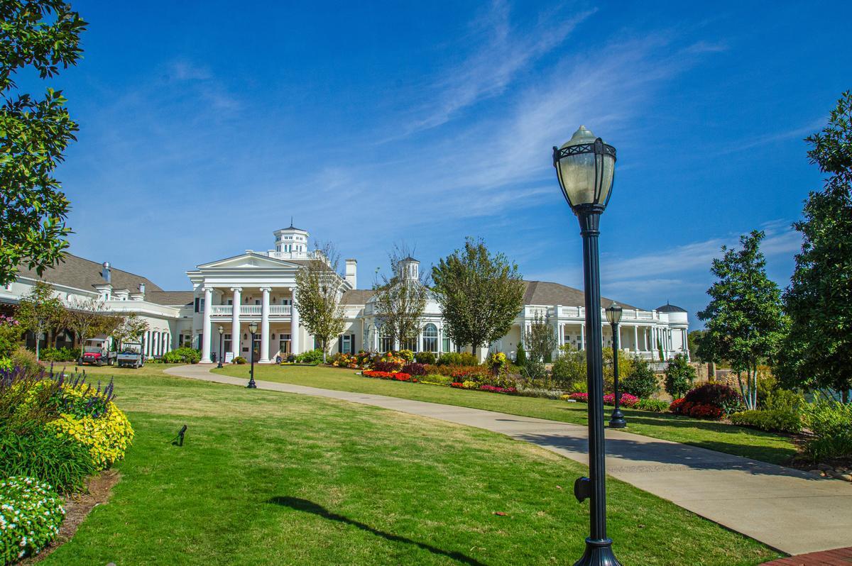 Go for a romantic stroll through Huntsville Botanical Garden