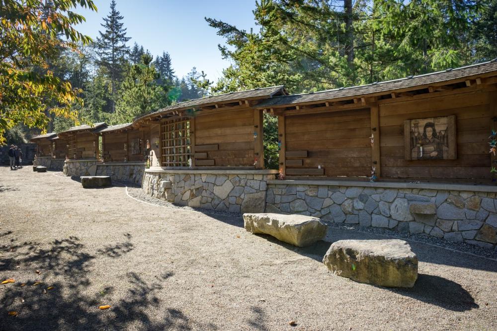 Bainbridge Island - 1 hour and 20 minutes by car and ferry