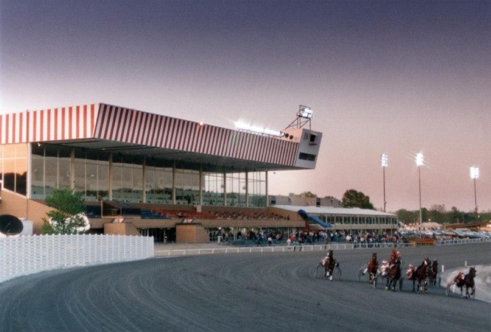 Feel the Rush at Rosecroft Raceway