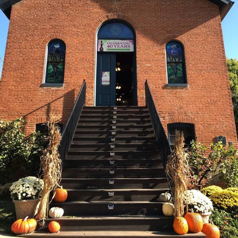 If You Love Local Wines, Visit Pirtle Winery for a Tasting