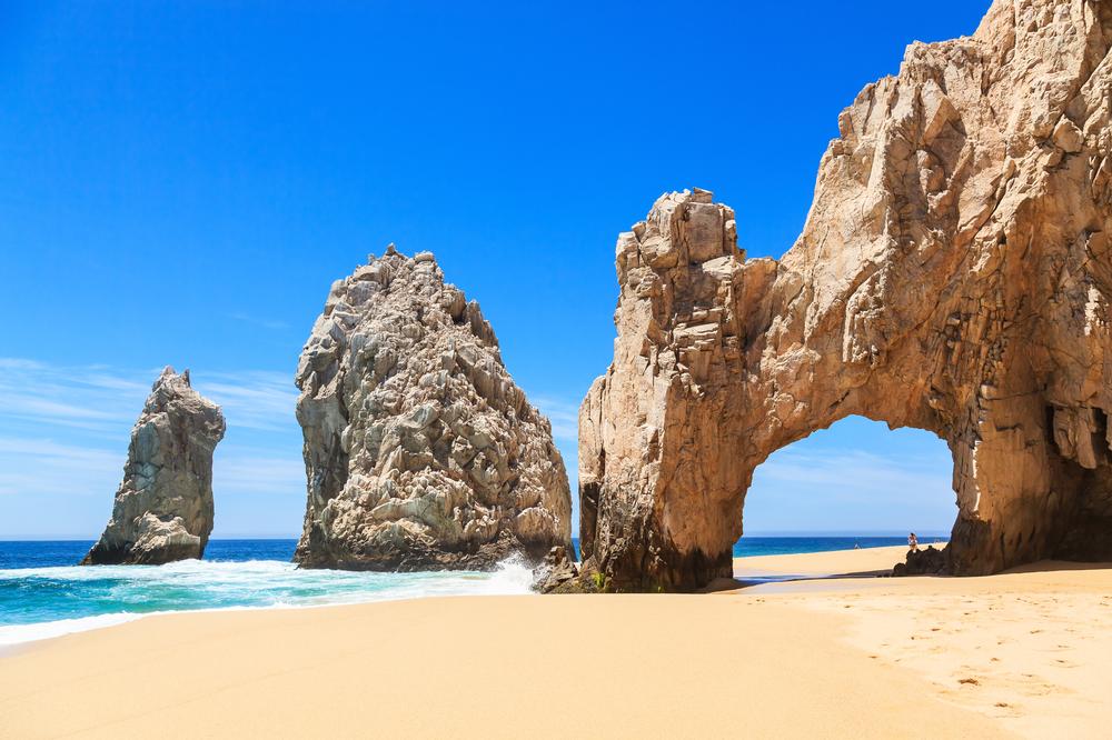If You Want Iconic Views and Dramatic Cliffs, Sail to the Arch of Cabo San Lucas