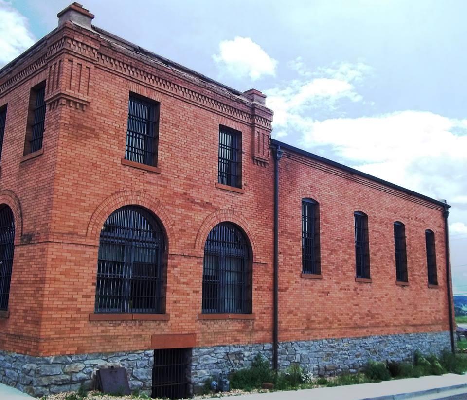 If You’re Fascinated by the Wild West, Explore the Outlaws & Law Men Jail Museum