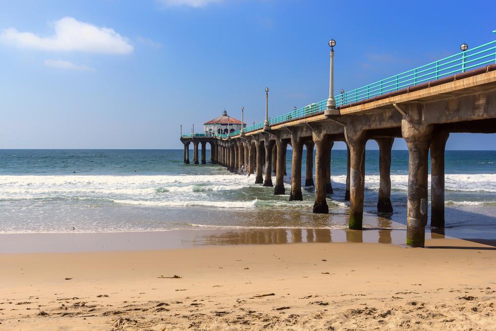 Stroll and Snap Photos from the Scenic Manhattan Beach Pier