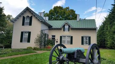 View memorabilia at Stonewall Jackson's Headquarters