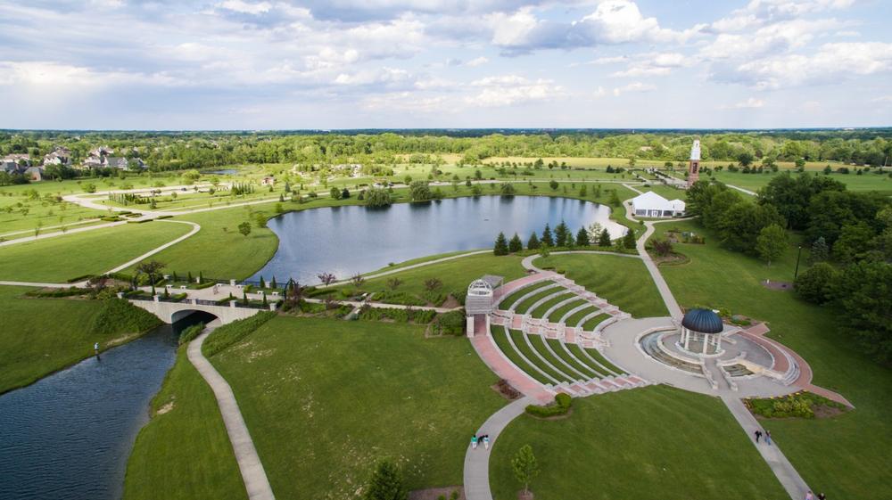 Explore fountains, trails, and gardens—great for spring photos or peaceful retirement strolls.