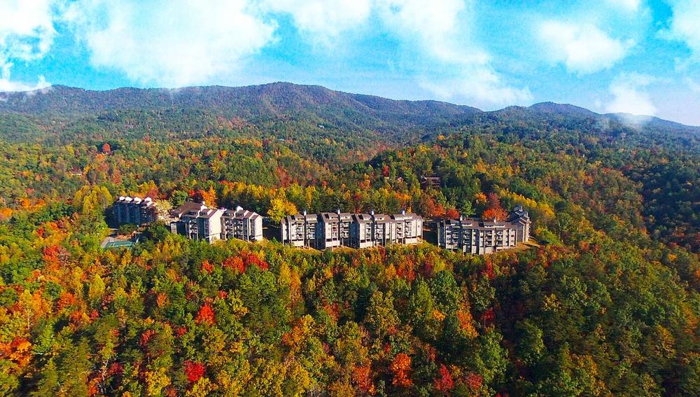 If You Dream of Mountain Views, Stay at Deer Ridge Mountain Resort