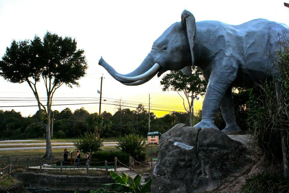 Play Mini-Golf and Arcade Games at Adventureland Theme Park