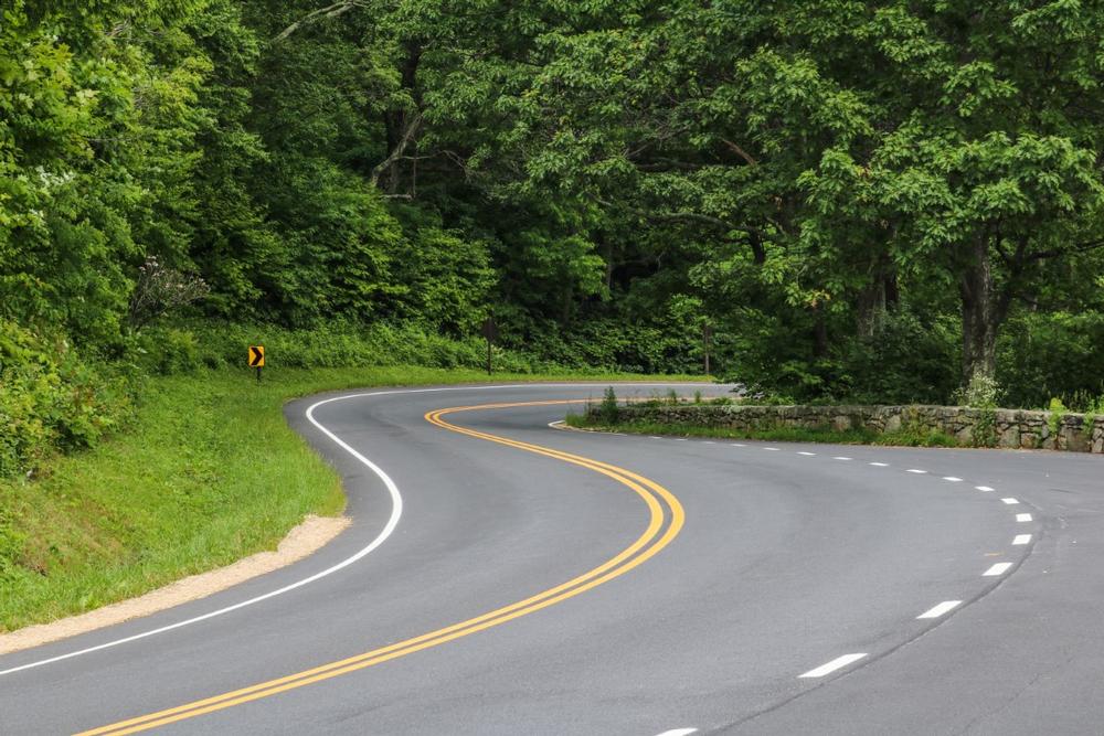 Cruise scenic ridges and enjoy an easy drive with panoramic fall colors.