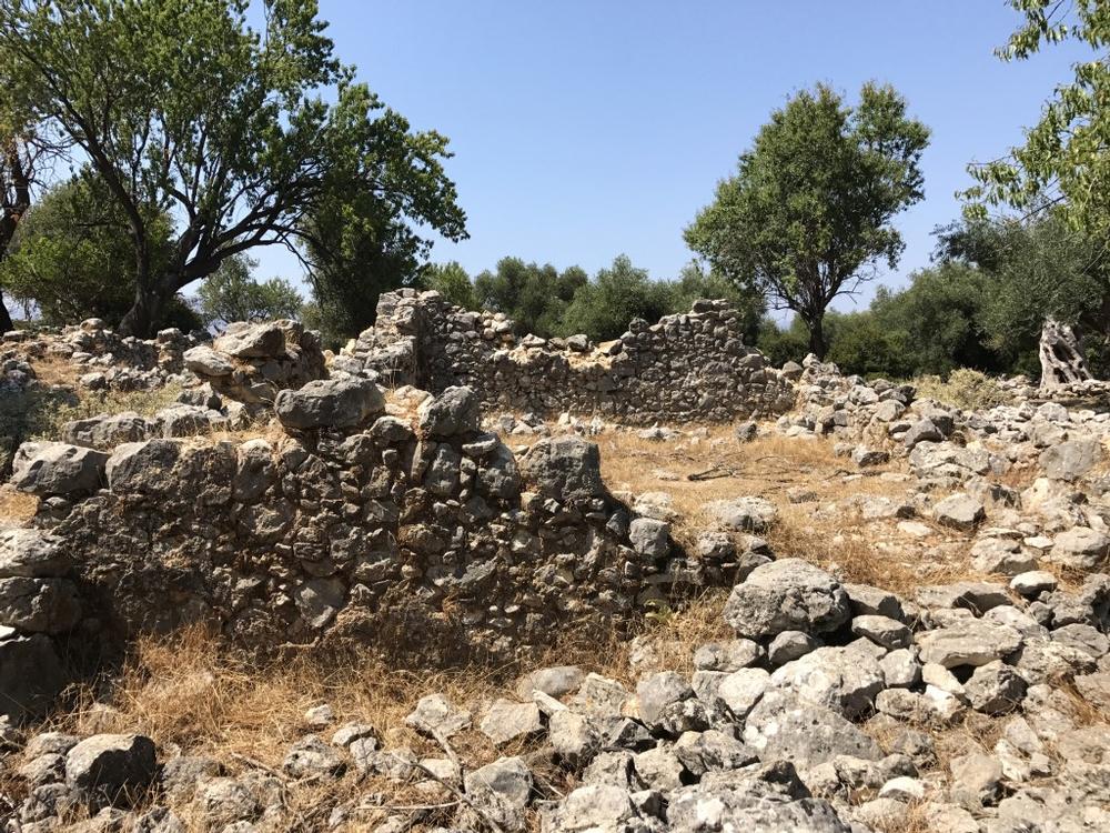 Walk through ancient ruins and enjoy panoramic views of Sami.