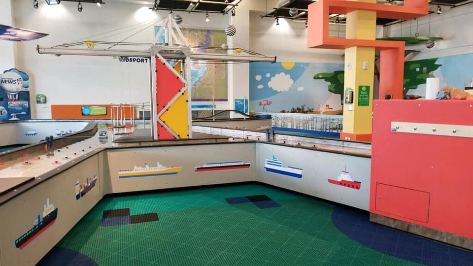 Let kids play and discover educational stuff in this fun, interactive space.
