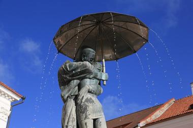 The Kissing Students Fountain