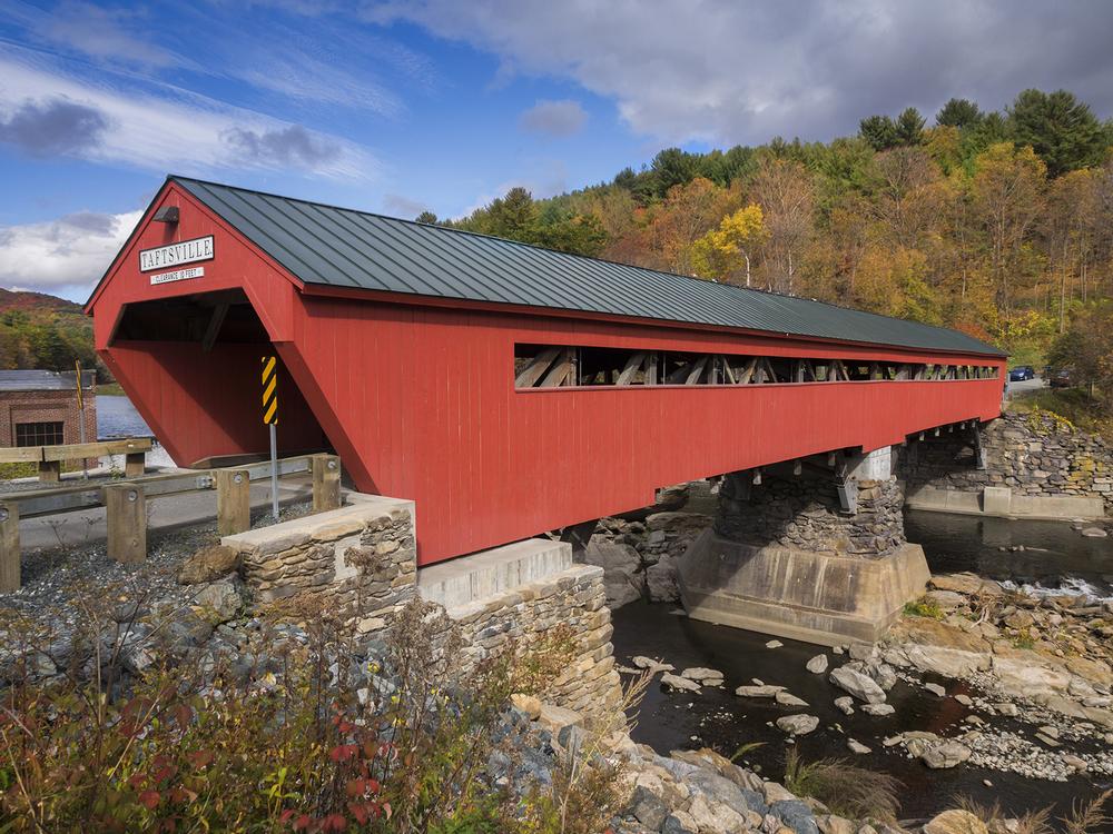 Capture Classic New England Charm at Taftsville Covered Bridge
