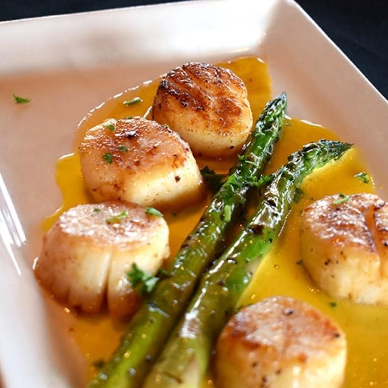 Dine with Small-Town Charm at Steventon’s in LeClaire
