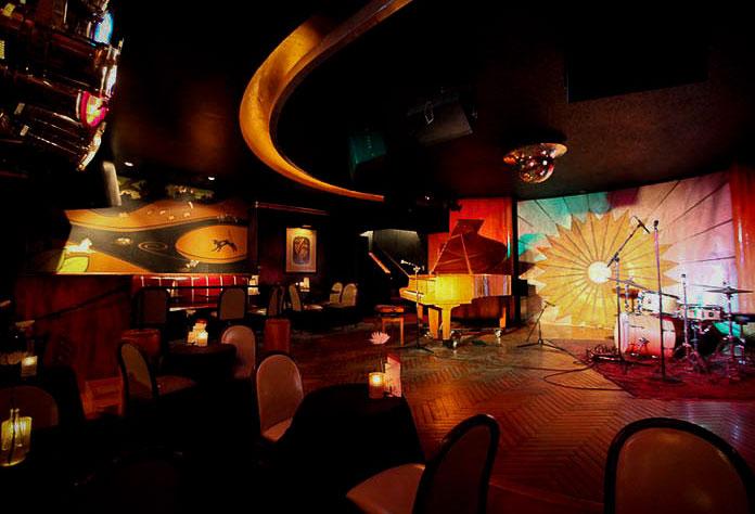 Enjoy live jazz at Cliff Bell's