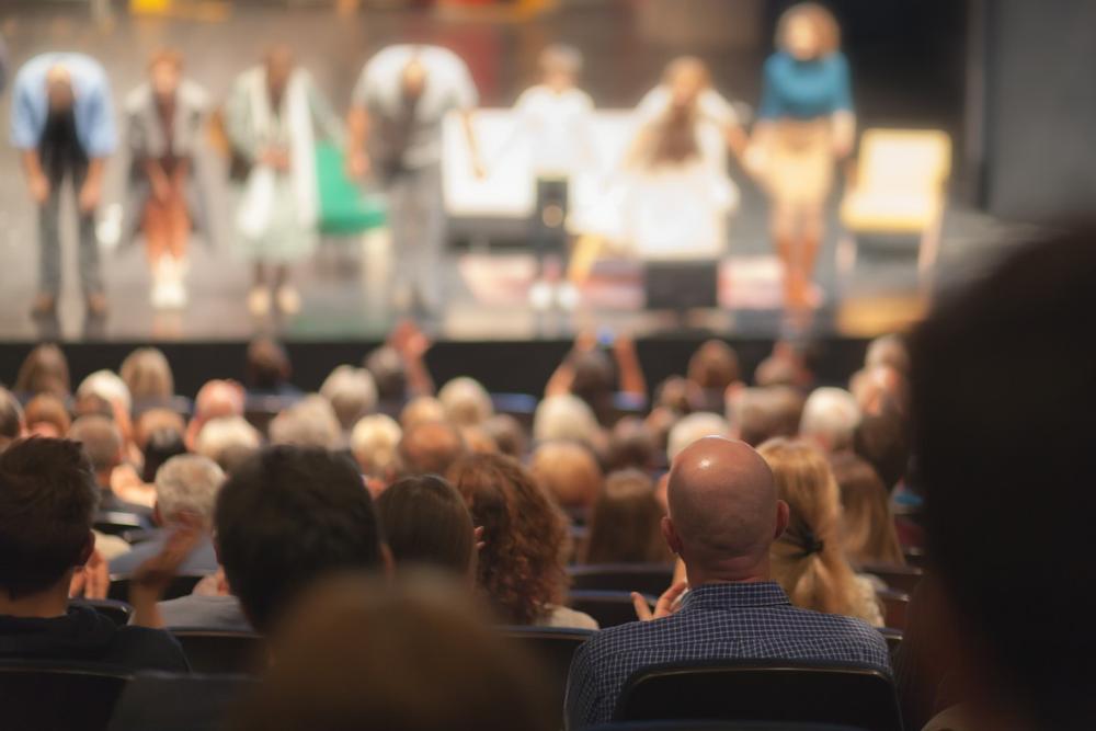 Catch engaging shows and explore creative sights on a quick evening trip.