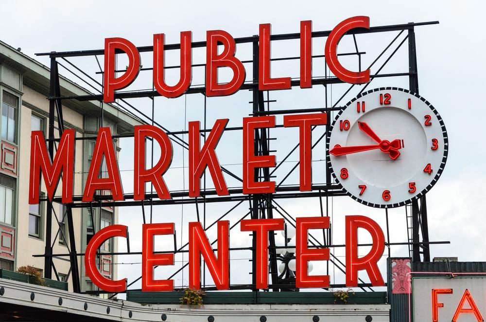 Discover fresh local seafood or explore bustling vendor stalls.