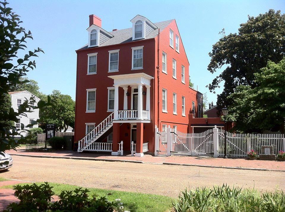 Step into 19th-Century Life at The Hill House Museum