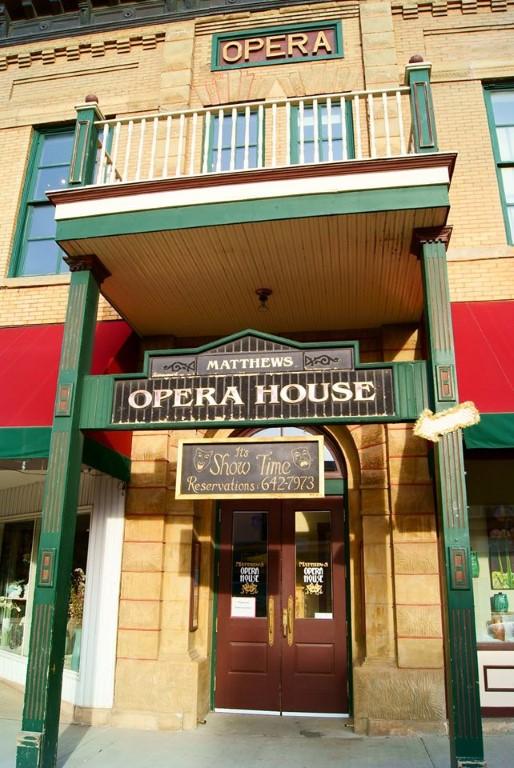 See live performances or explore rotating art in this affordable downtown attraction.