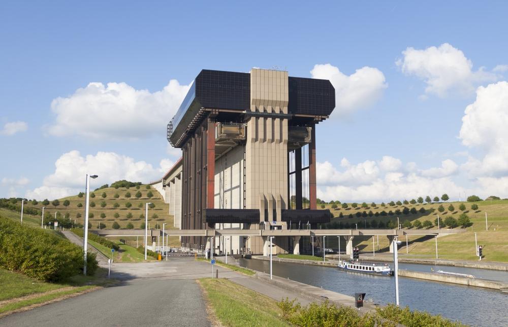 Witness Engineering Wonders at the Strépy-Thieu Boat Lift