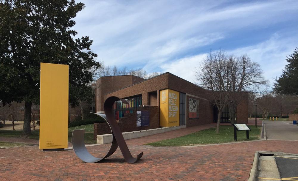Discover rotating exhibits and enjoy an easy cultural stop.