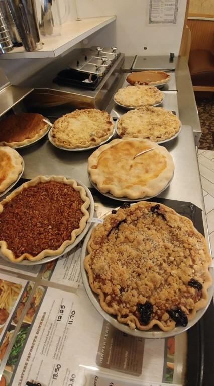 Savor classic comfort food and enjoy a quick bite with the family.