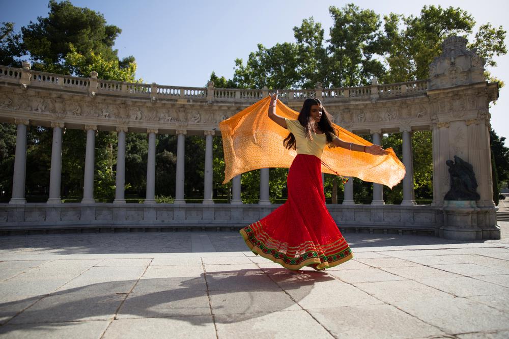 Go Behind the Scenes of Indian Cinema with Bollywood Tours