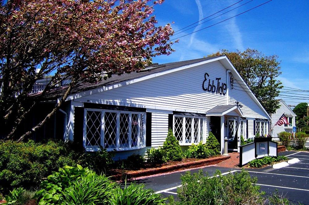Enjoy Timeless Seafood Favorites at The Ebb Tide Restaurant