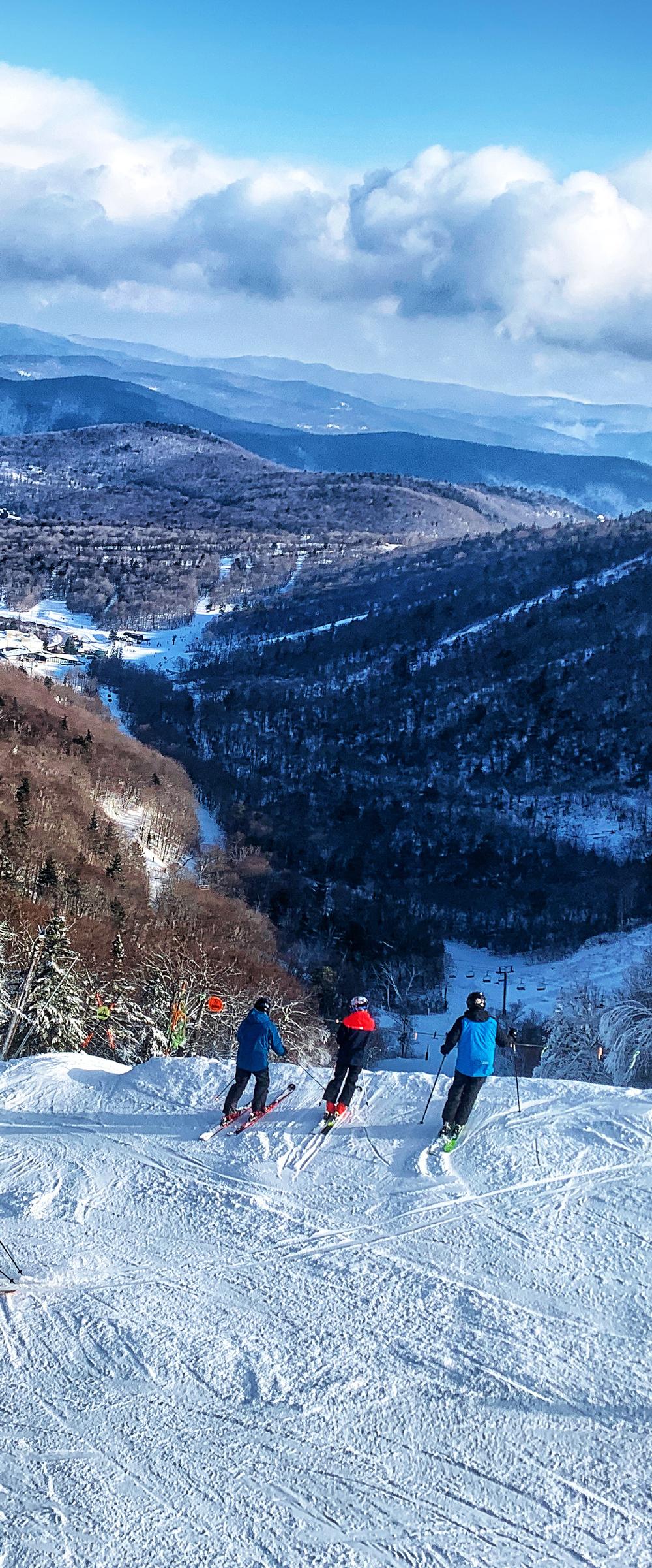 Go skiing or snowboarding on Vermont’s premier slopes for an unforgettable winter adventure.