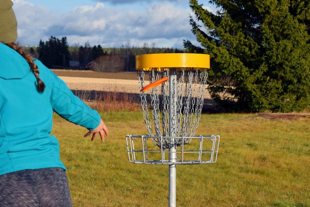 Challenge Your Aim and Soak in the Scenery at Raptor’s Roost Disc Golf