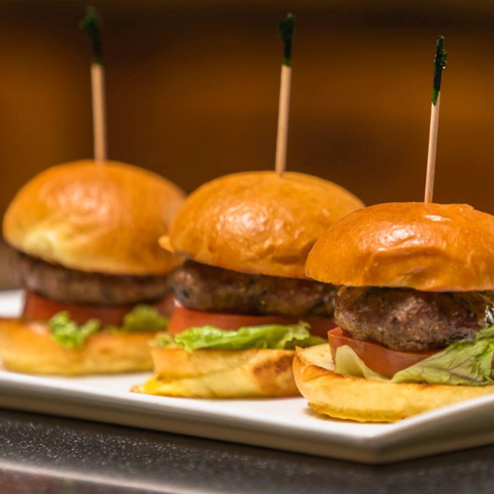 If You’re Craving Irish Pub Vibes, Head to The Auld Shebeen for Food and Music