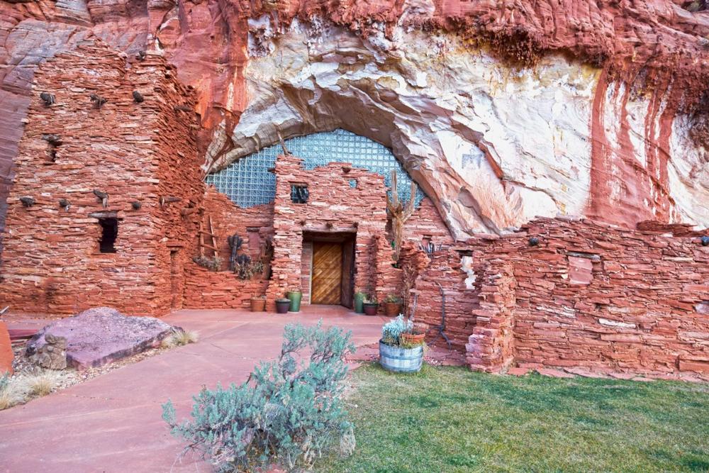 If You’re Fascinated by Natural History, Visit Moqui Cave for Ancient Wonders