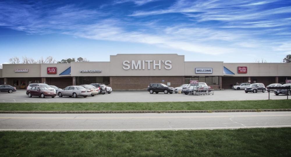 Shop Local and Fresh at Smith’s Red & White