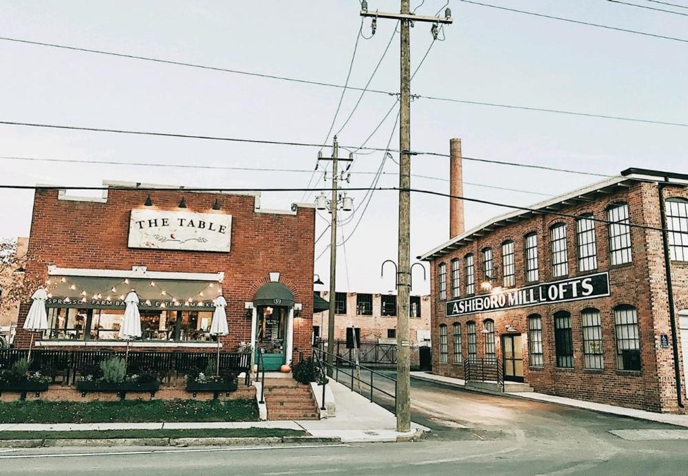 Savor quick coffee breaks, relax with pastries, and enjoy friendly atmosphere.