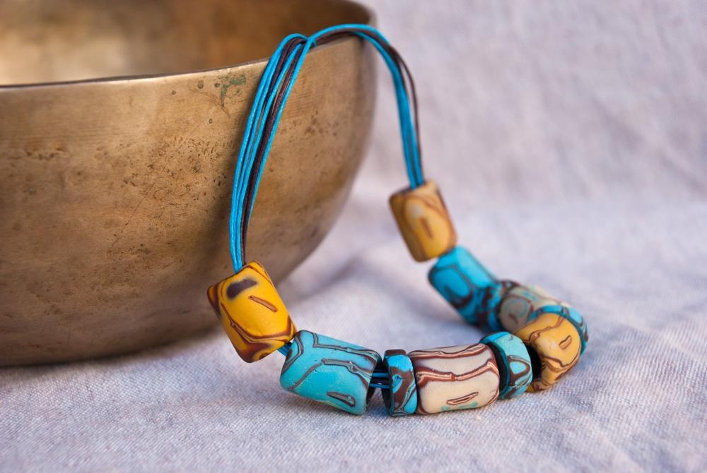 See regional art and explore creative stuff in a quiet space.