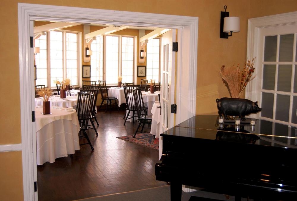Dine Fireside at Seasons Restaurant, Avon Old Farms Hotel