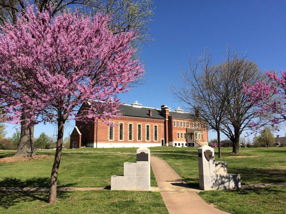 Dive into frontier history with gallows, jails, and exhibits from the Old West.