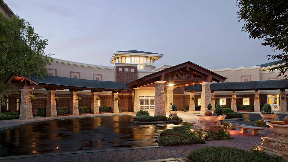 Host and Unwind at Meadowview Conference Resort & Convention Center