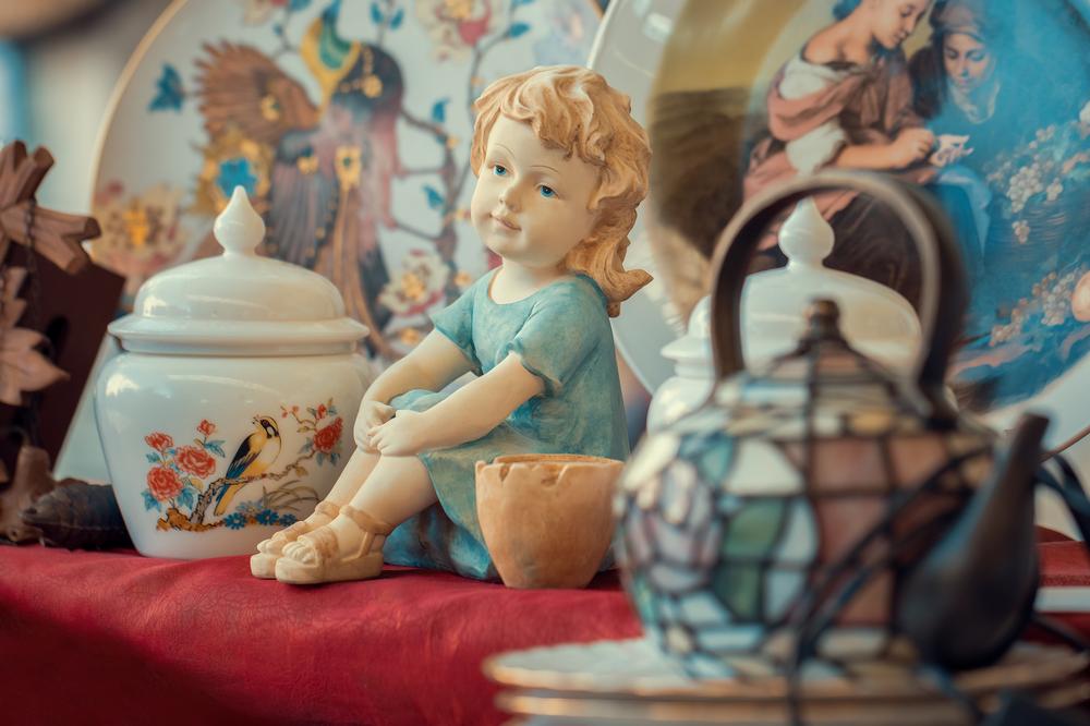 Hunt for Treasures at Sweet Pea Vintage Antiques