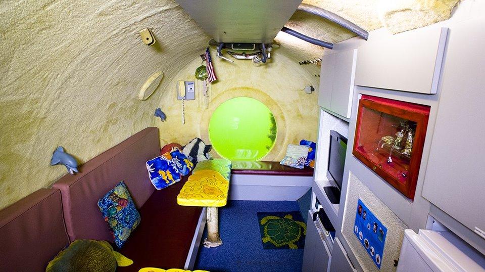 Go Full Submarine at Jules' Undersea Lodge, Florida