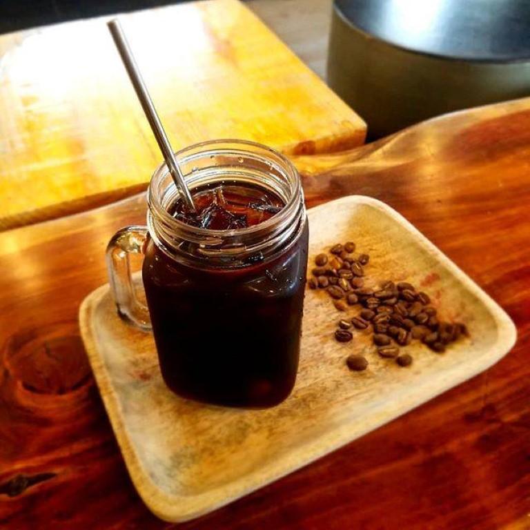 If You Love Island Vibes and Smooth Sips, Chill at Kona Coffee and Company