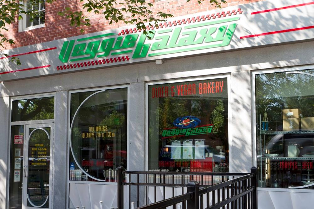 Savor plant-based diner classics and enjoy an exciting, affordable twist on comfort food.