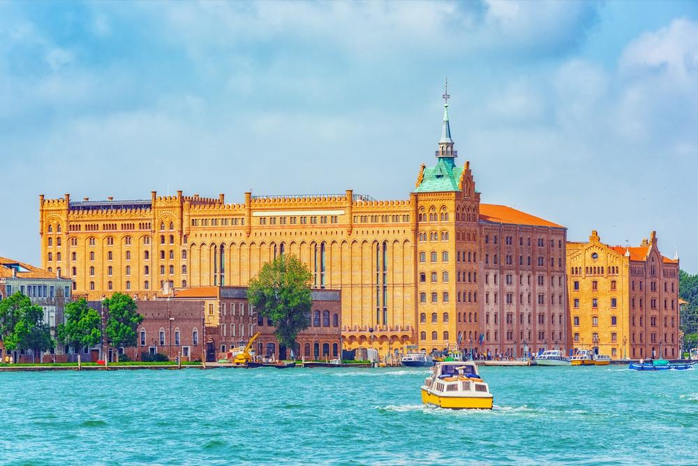 Sleep in Style at Hilton Molino Stucky Venice